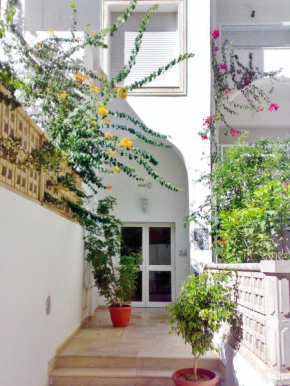 One bedroom appartement at Nabeul 50 m away from the beach with shared pool and wifi